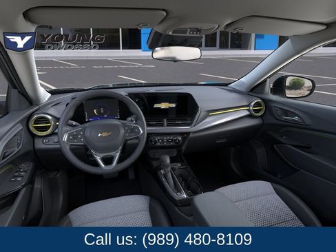 New 2026 Chevrolet Trax LT w/ LT Convenience Package FWD image 15