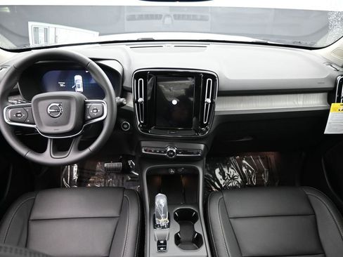 New 2025 Volvo XC40 B5 Core w/ Protection Package Premier image 20