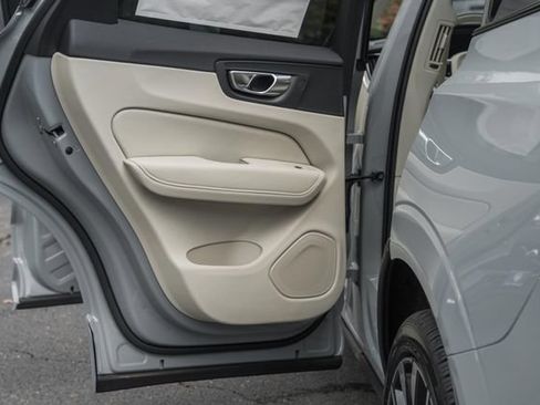New 2027 Volvo XC60 B5 Ultra AWD/4WD image 39
