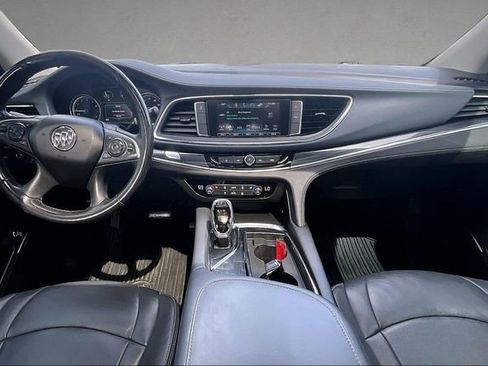 Used 2019 Buick Enclave Essence image 14
