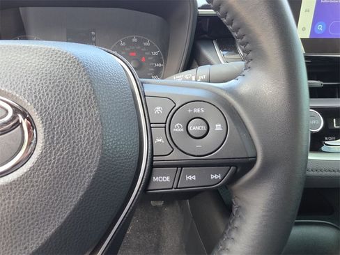 Certified 2025 Toyota Corolla LE image 30