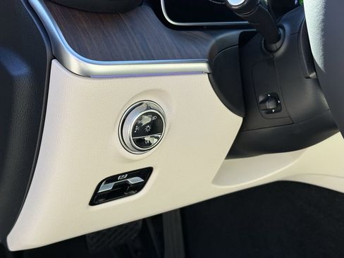 New 2026 Mercedes-Benz C 300 4MATIC Sedan image 16