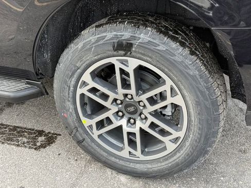 New 2026 Ford Expedition Active image 9