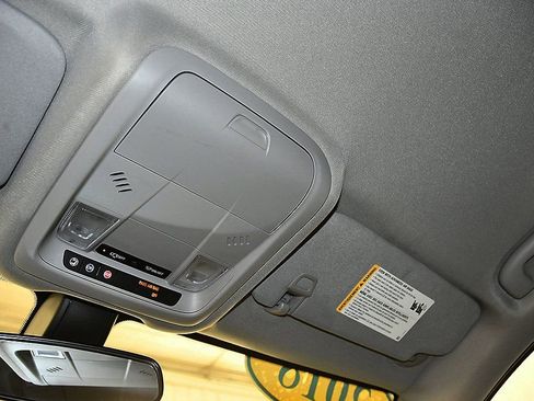 Used 2018 Chevrolet Equinox LT image 24