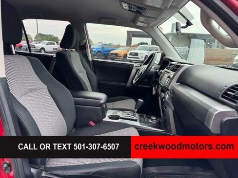 Used 2016 Toyota 4Runner SR5 AWD/4WD image 12