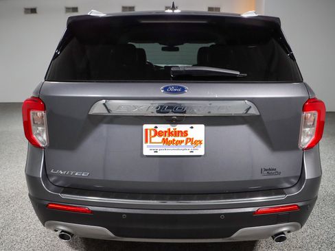 Used 2022 Ford Explorer Limited w/ Equipment Group 301A RWD image 8