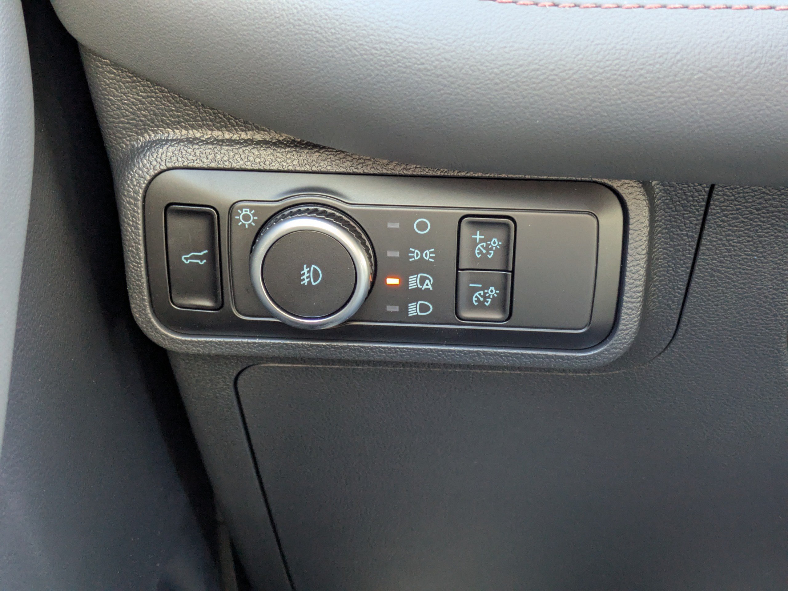 New 2026 Ford Explorer Active w/ Active Comfort Package RWD image 28