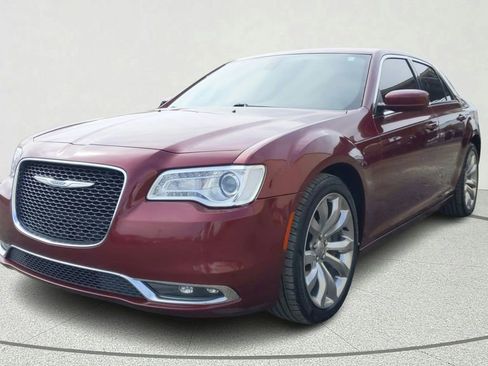 Used 2019 Chrysler 300 Touring L w/ Quick Order Package 22F image 3
