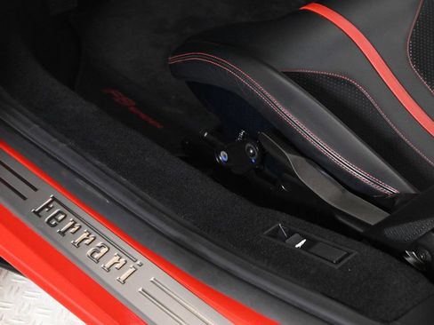 Certified 2022 Ferrari F8 Tributo image 29