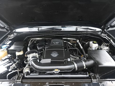 Used 2019 Nissan Frontier SV w/ Value Truck Package AWD/4WD image 12