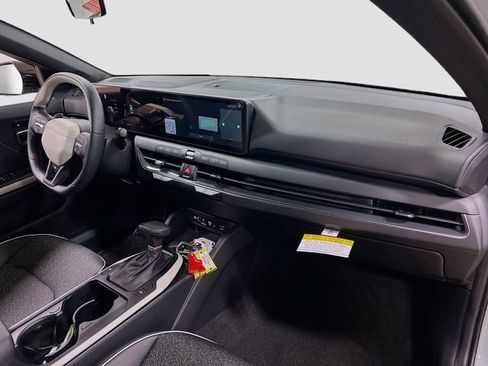 New 2025 Kia K4 GT-Line image 28
