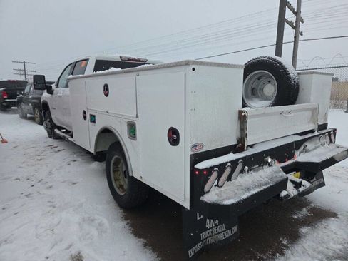 Used 2024 Chevrolet Silverado 3500 LT w/ Convenience Package image 2