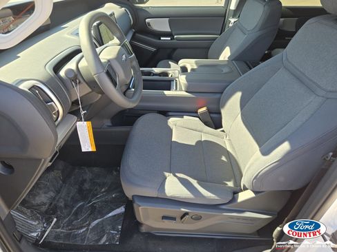 New 2026 Ford Expedition Active RWD image 6