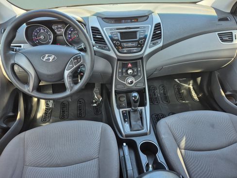 Used 2016 Hyundai Elantra SE FWD image 18