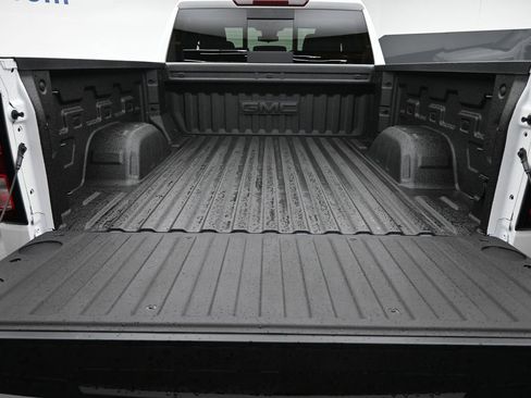 New 2026 GMC Sierra 1500 SLE w/ Preferred Package image 9