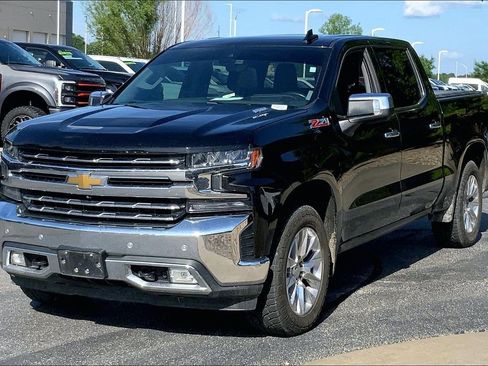 Used 2020 Chevrolet Silverado 1500 LTZ w/ LTZ Premium Package AWD/4WD image 5