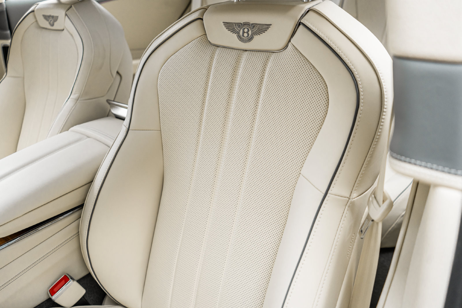 Certified 2026 Bentley Flying Spur V8 AWD/4WD image 28