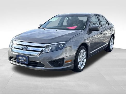 Used 2010 Ford Fusion SE image 2