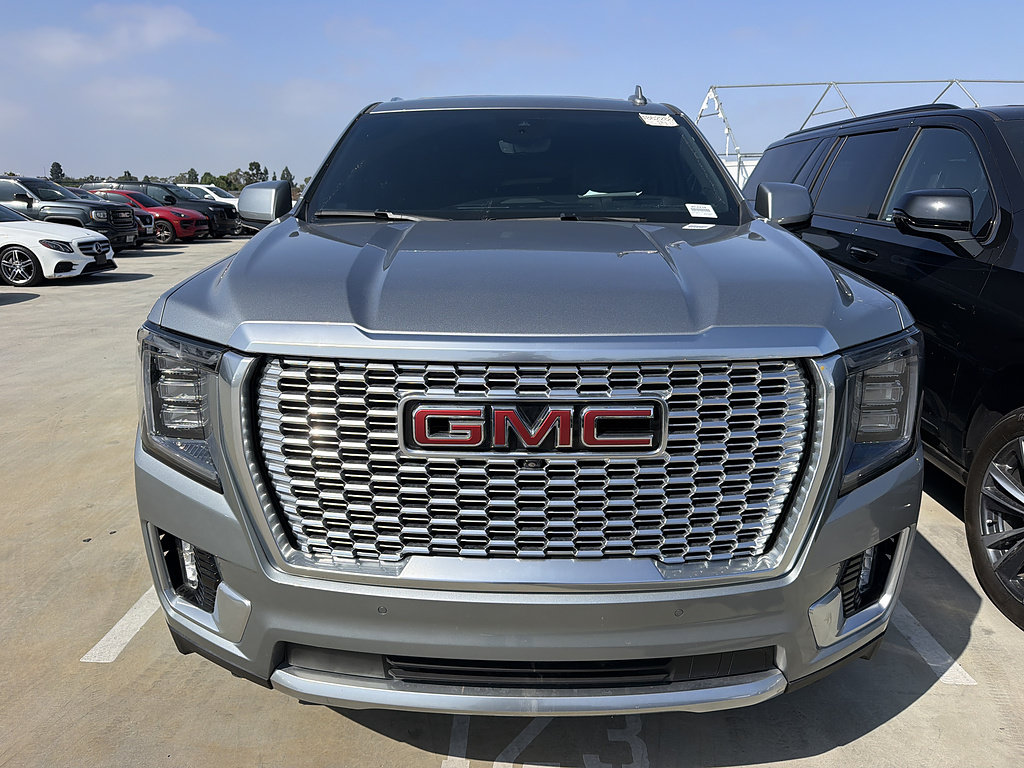 Used 2024 GMC Yukon XL Denali w/ Advanced Technology Package AWD/4WD image 1