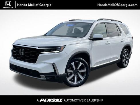 Certified 2025 Honda Pilot Touring image 1