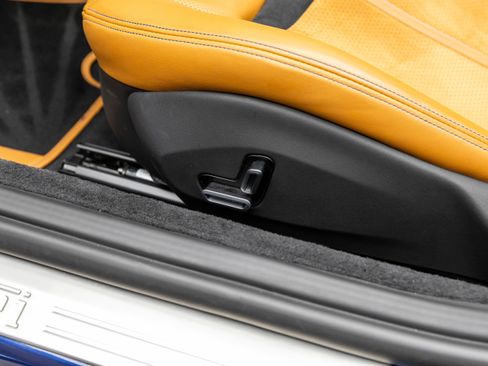 Used 2025 Ferrari Roma Spider image 18