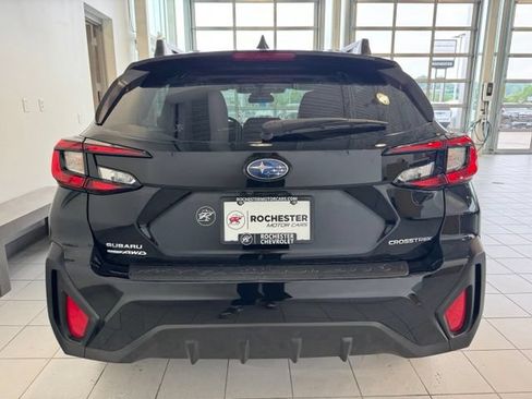 Used 2025 Subaru Crosstrek 2.5i Premium AWD/4WD image 33