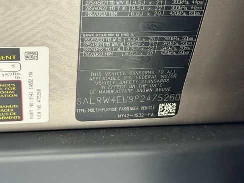 Certified 2023 Land Rover Discovery Metropolitan Edition image 22