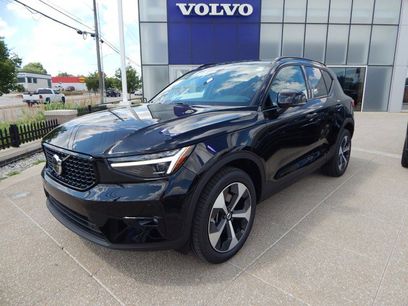 New 2026 Volvo XC40 B5 Plus w/ Protection Package Premier