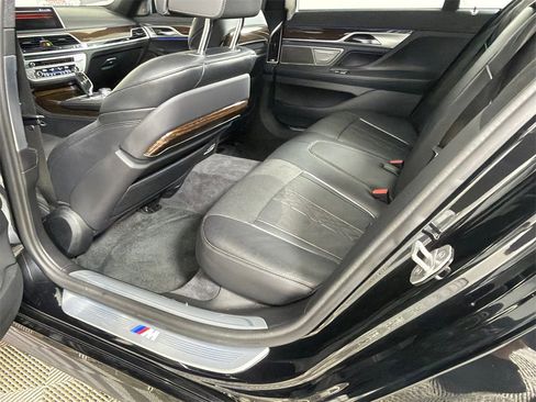 Used 2020 BMW 740i w/ M Sport Package image 23
