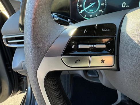 Certified 2024 Hyundai Elantra SEL image 12