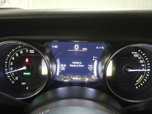 Used 2022 Jeep Wrangler Unlimited Sahara AWD/4WD image 29