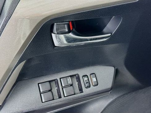 Used 2018 Toyota RAV4 XLE image 17