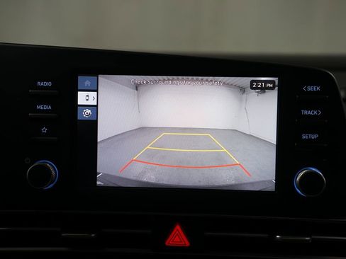 Used 2024 Hyundai Elantra SE image 18