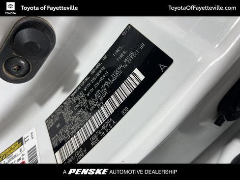 Used 2023 Toyota Highlander XLE image 39