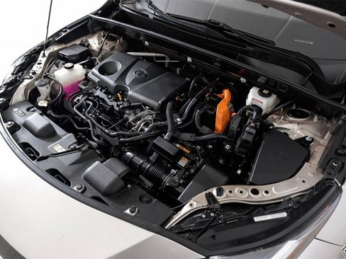 Used 2022 Toyota Venza XLE image 49