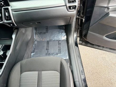 Used 2023 Kia Sorento LX FWD image 17