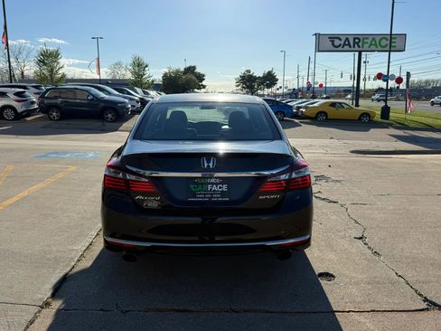 Used 2017 Honda Accord Sport image 10