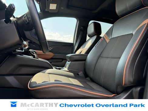 Used 2023 GMC Canyon AT4 w/ Canyon Safety Plus Package AWD/4WD image 10