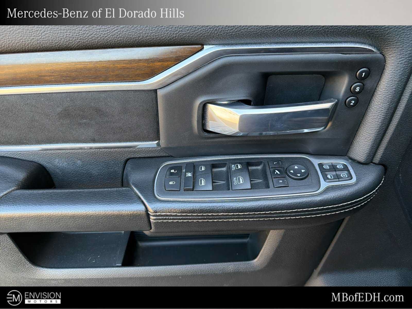 Used 2024 RAM 3500 Laramie w/ Towing Technology Group AWD/4WD image 10