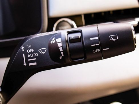 Used 2025 Mitsubishi Outlander SE AWD/4WD image 29