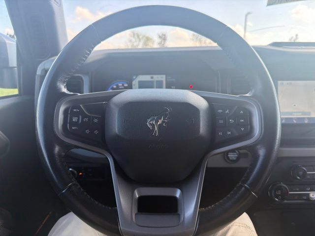 Used 2023 Ford Bronco Badlands w/ Sasquatch Package AWD/4WD image 39