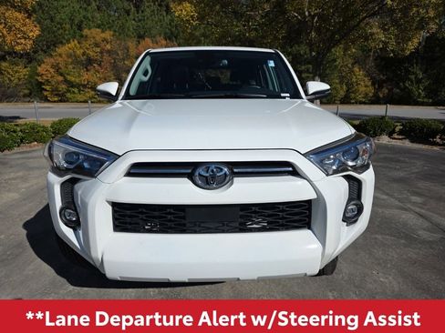 Used 2022 Toyota 4Runner SR5 Premium image 12