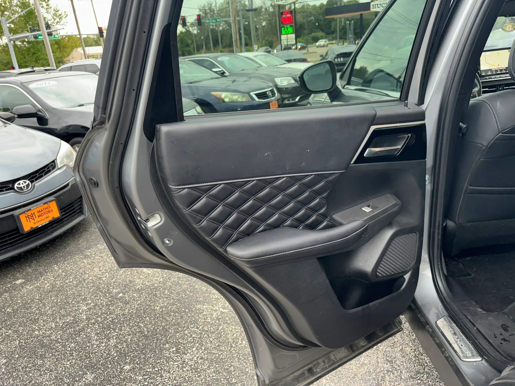 Used 2022 Mitsubishi Outlander SEL FWD image 14