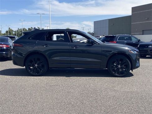 New 2025 Jaguar F-PACE R-Dynamic S image 17