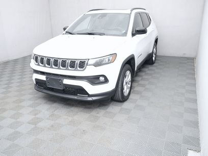 Used 2025 Jeep Compass Latitude w/ Sun & Sound Group
