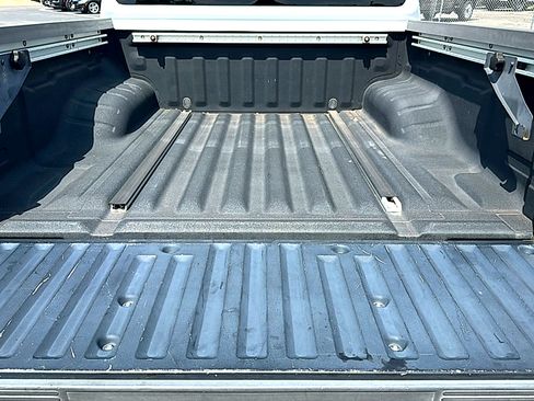 Used 2010 Nissan Frontier LE w/ LE Value Truck Pkg RWD image 22