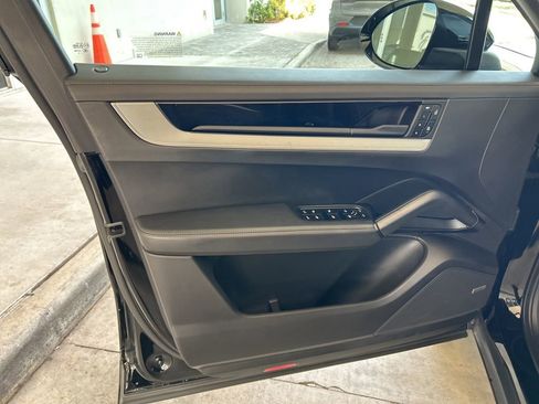 Used 2024 Porsche Cayenne Coupe w/ Premium Package Plus image 23