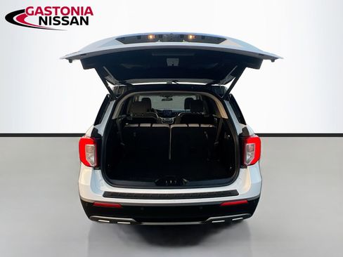 Used 2022 Ford Explorer XLT w/ Equipment Group 202A image 35