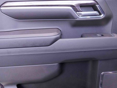 Used 2023 Chevrolet Silverado 1500 LTZ image 32