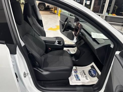 Used 2026 Tesla Model Y Long Range AWD/4WD image 24